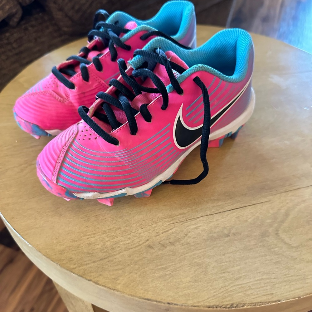 Nike Girls Softball cleats